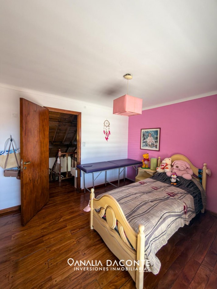 Amplio chalet con parque y garage. Zacagnini
