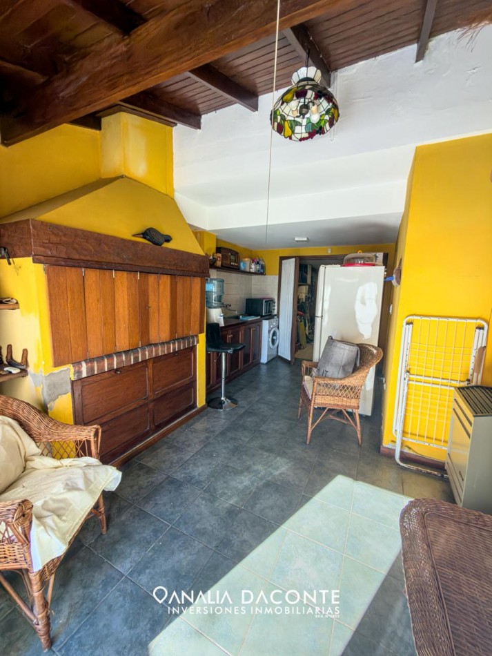 Amplio chalet con parque y garage. Zacagnini