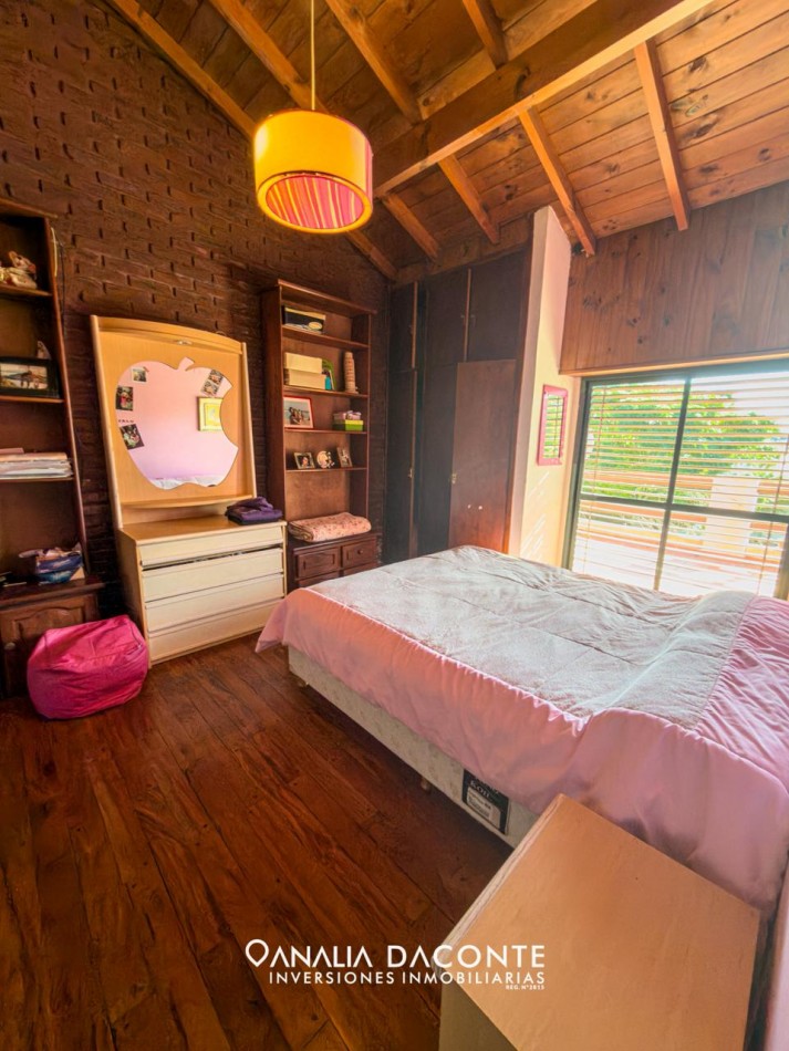 Amplio chalet con parque y garage. Zacagnini