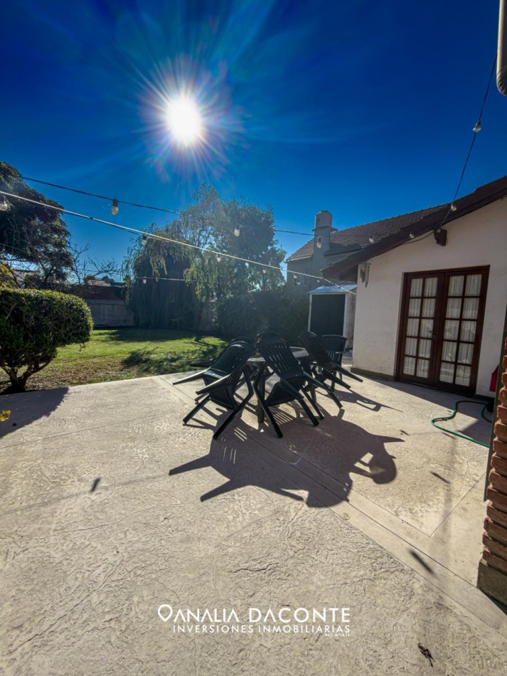 Amplio chalet con parque y garage. Zacagnini