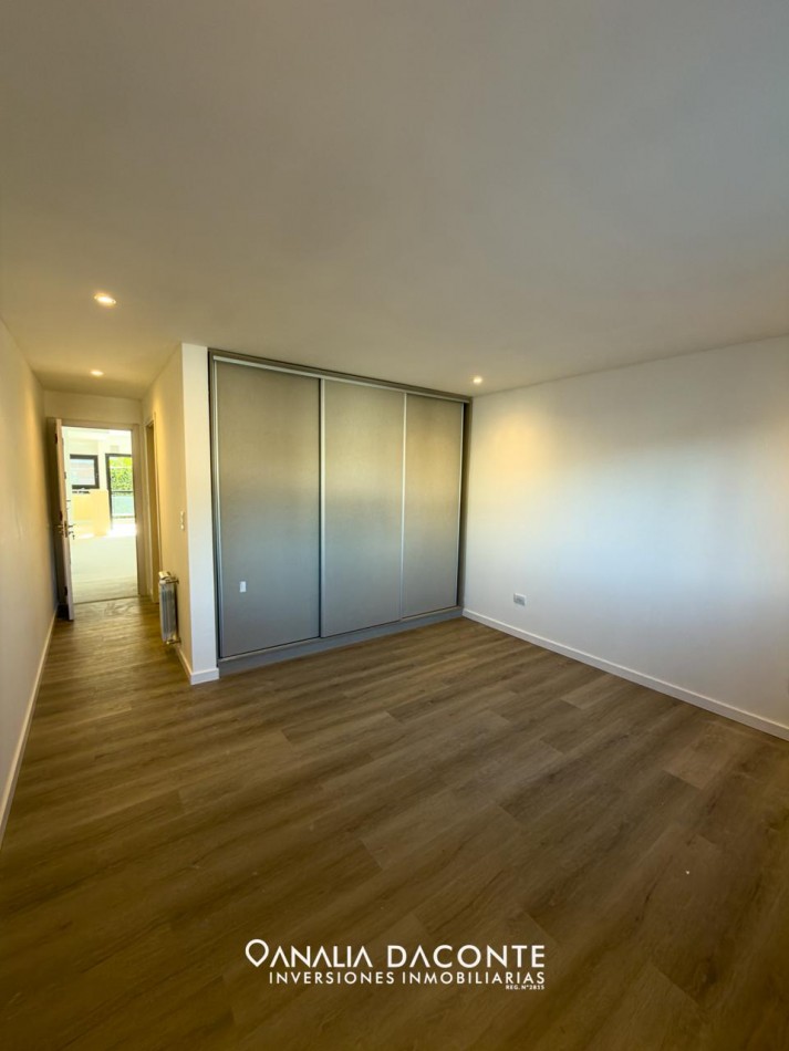 Semi piso 2 amb con balcon terraza en Chauvin
