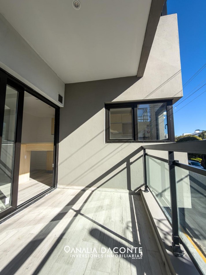 Semi piso 2 amb con balcon terraza en Chauvin