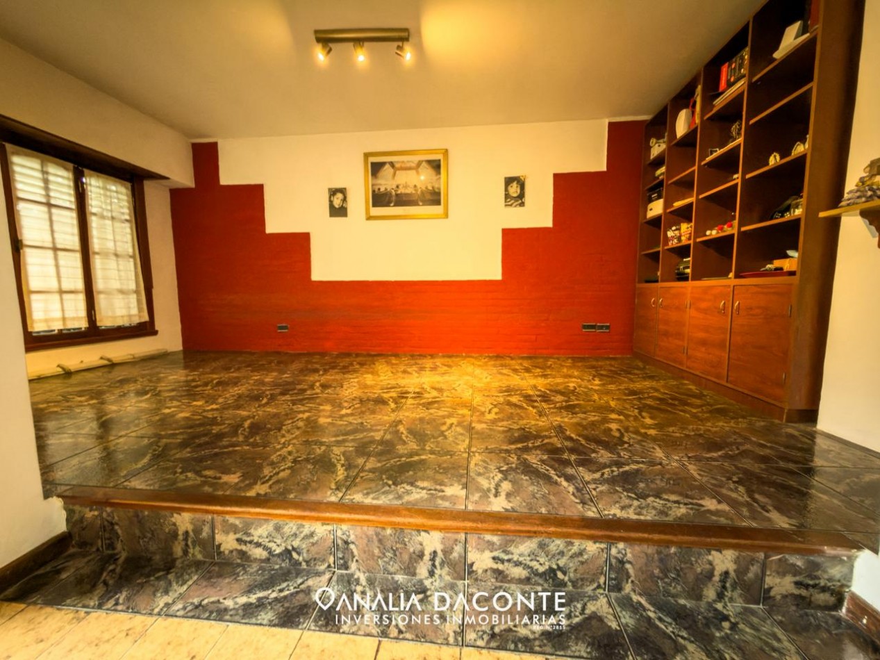 Chalet 3 amb con garage y jardin. Zona Once Unidos