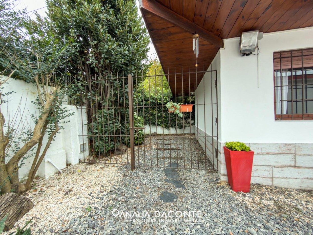 Chalet 3 amb con garage y jardin. Zona Once Unidos