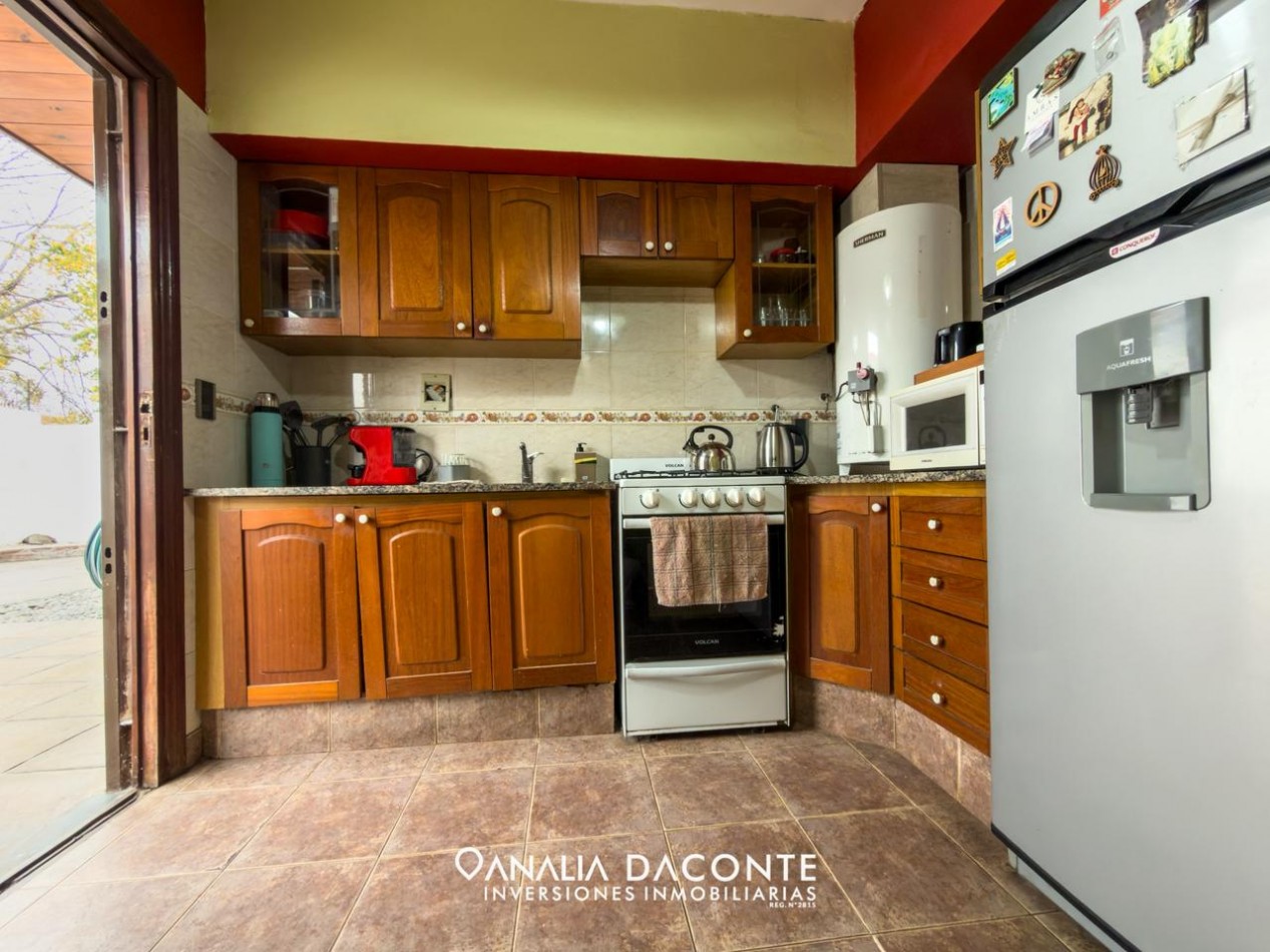 Chalet 3 amb con garage y jardin. Zona Once Unidos