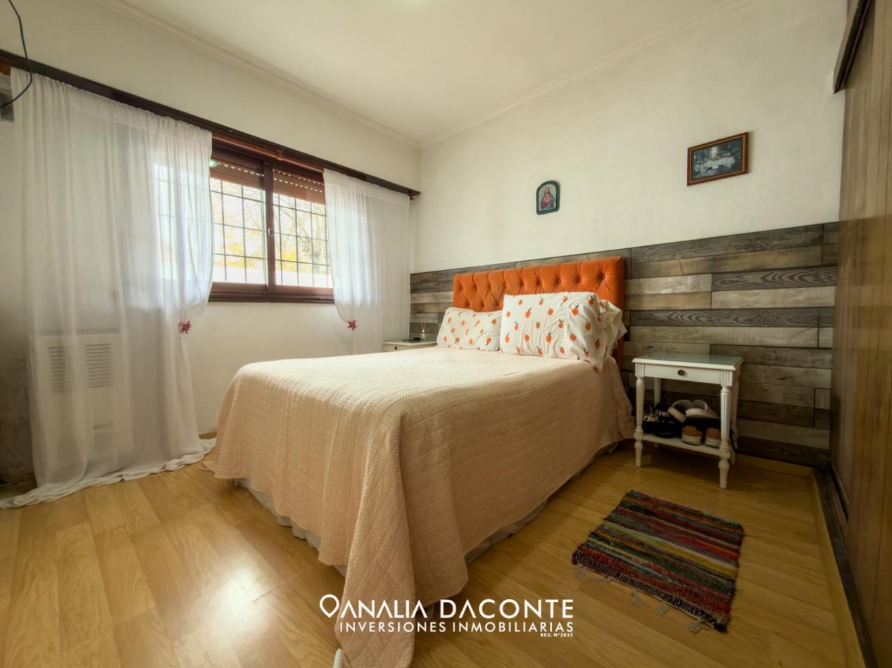 Chalet 3 amb con garage y jardin. Zona Once Unidos
