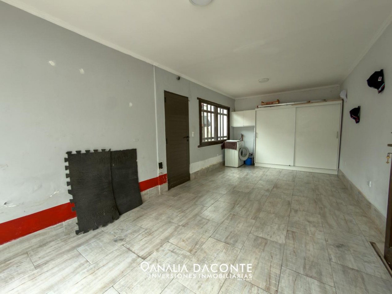Chalet 3 amb con garage y jardin. Zona Once Unidos