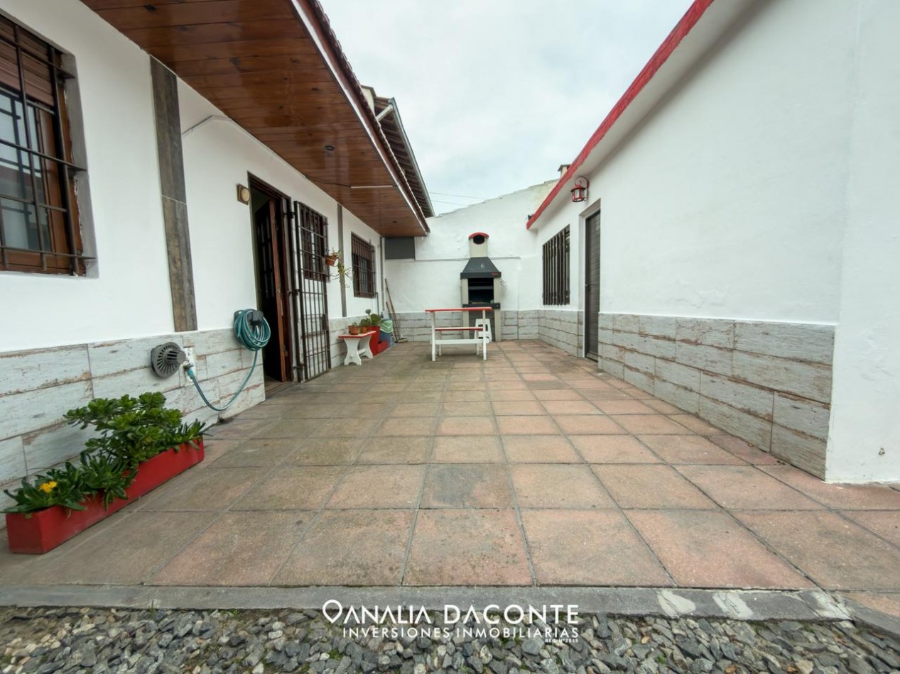 Chalet 3 amb con garage y jardin. Zona Once Unidos