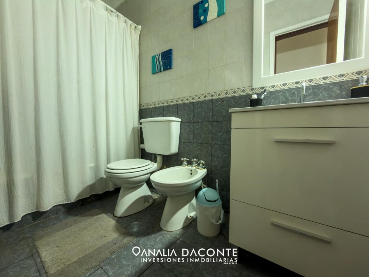 Chalet 3 amb con garage y jardin. Zona Once Unidos