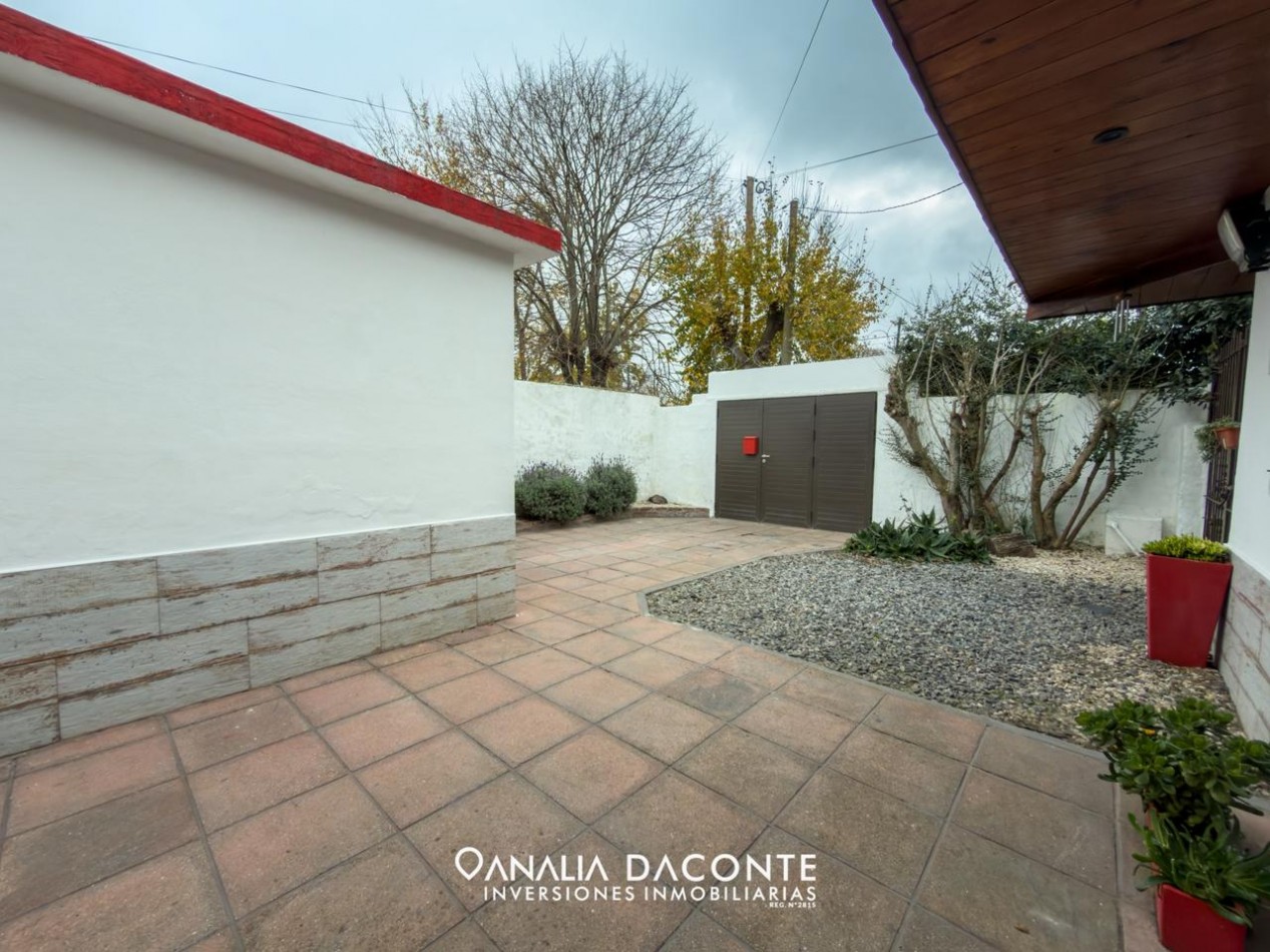 Chalet 3 amb con garage y jardin. Zona Once Unidos