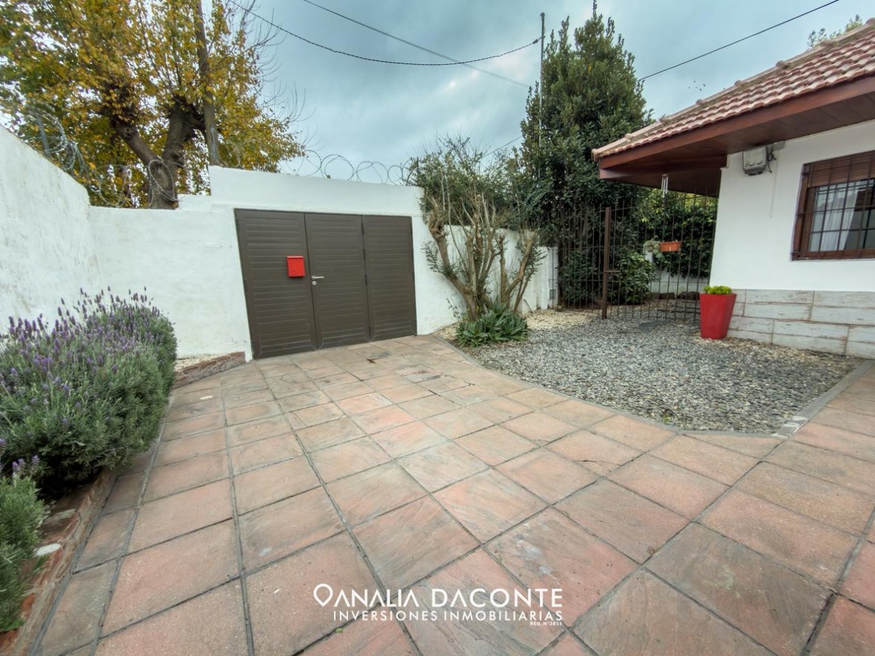 Chalet 3 amb con garage y jardin. Zona Once Unidos