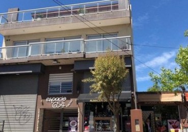 INMUEBLE EN BLOCK 2 VIVIENDAS + 3 LOCALES