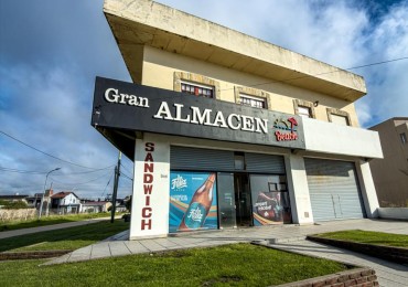 Local comercial sobre la costa con deposito