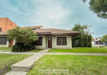 Chalet 3 amb con garage y jardin. Zona Once Unidos