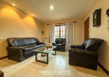 Chalet 3 amb con garage, gran quincho y jardin. San Geronimo