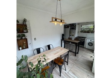 Casa 4 amb 2 baños garage jardin a pasos de Av Constitucion 